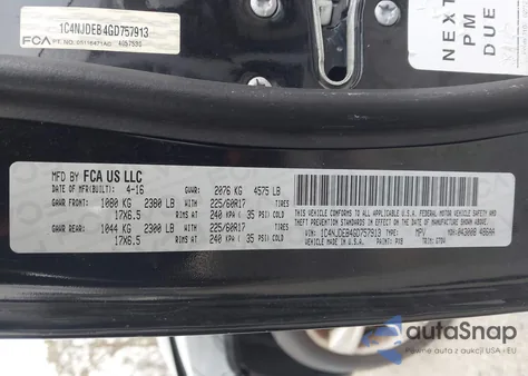 2016 Jeep Compass Latitude z USA, uszkodzony, nr VIN 1C4NJDEB4GD757913